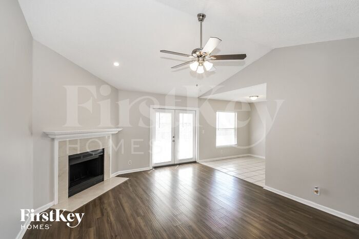 Building Photo - 12732 Clear Springs Dr