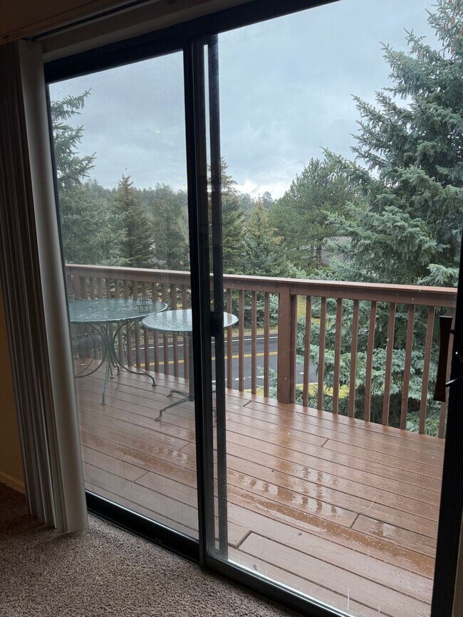 Building Photo - Available Now: 2 Bed - 2 Bath Townhouse, Continental area - $1,875