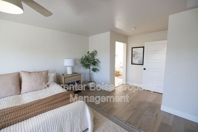 Building Photo - 11855 W Nuova Ct