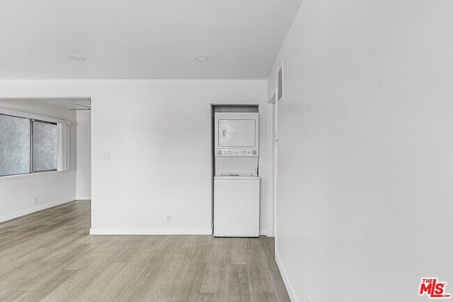 Building Photo - 129 S Avenue 64