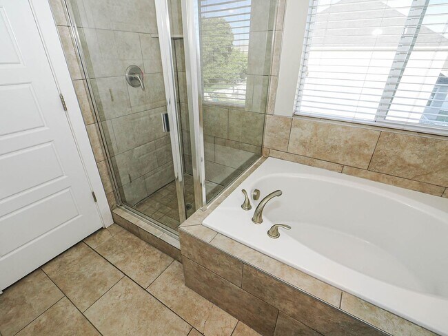Building Photo - 4-bedroom, 2.5 bathroom Home
