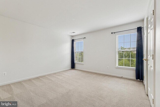 Building Photo - 16056 Sheringham Way