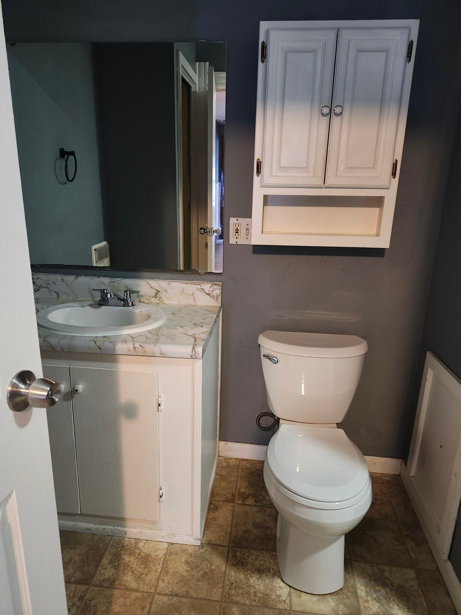 Building Photo - 535 S Maple St