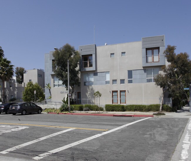 Santa Monica Art Colony - 1011 Pico Blvd