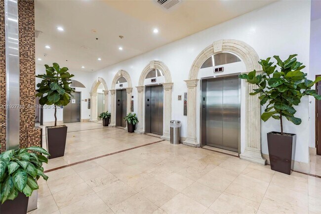 Building Photo - 19201 Collins Ave