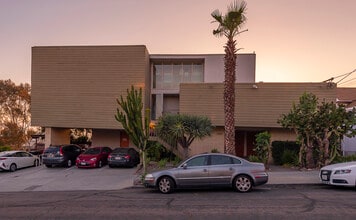 Building Photo - 2020 Albatross St