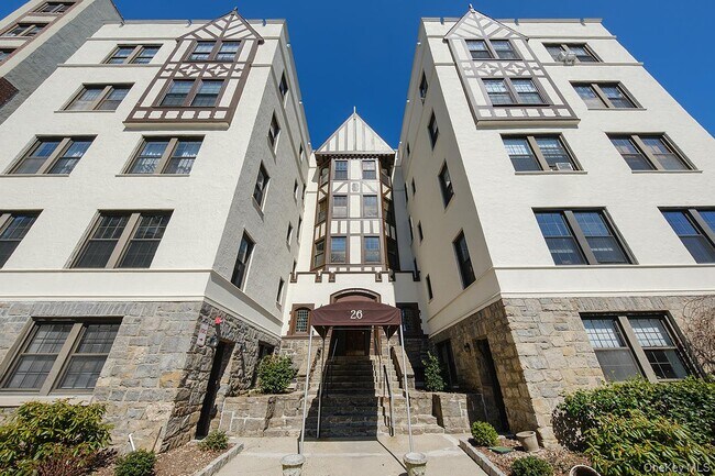 Building Photo - 26 Pondfield Rd