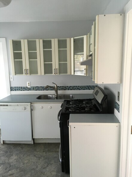 Building Photo - 301 Nassau St