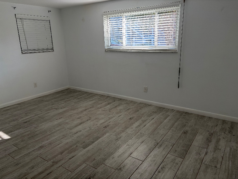 Building Photo - 5000 Ocean Beach Blvd