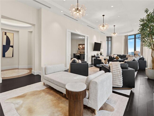 Building Photo - 3376 Peachtree Rd NE