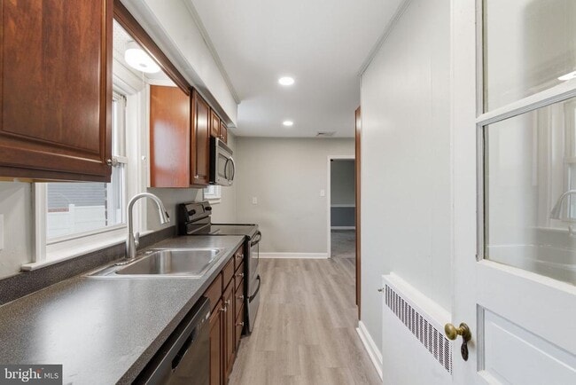 Building Photo - 181 Friendship Rd