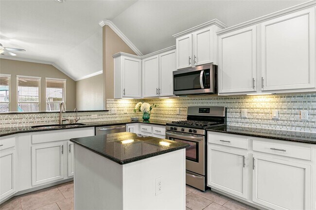 Building Photo - 31225 Liberty Knoll Ln