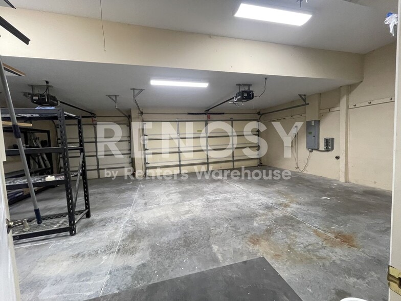 Building Photo - 8946 Province St