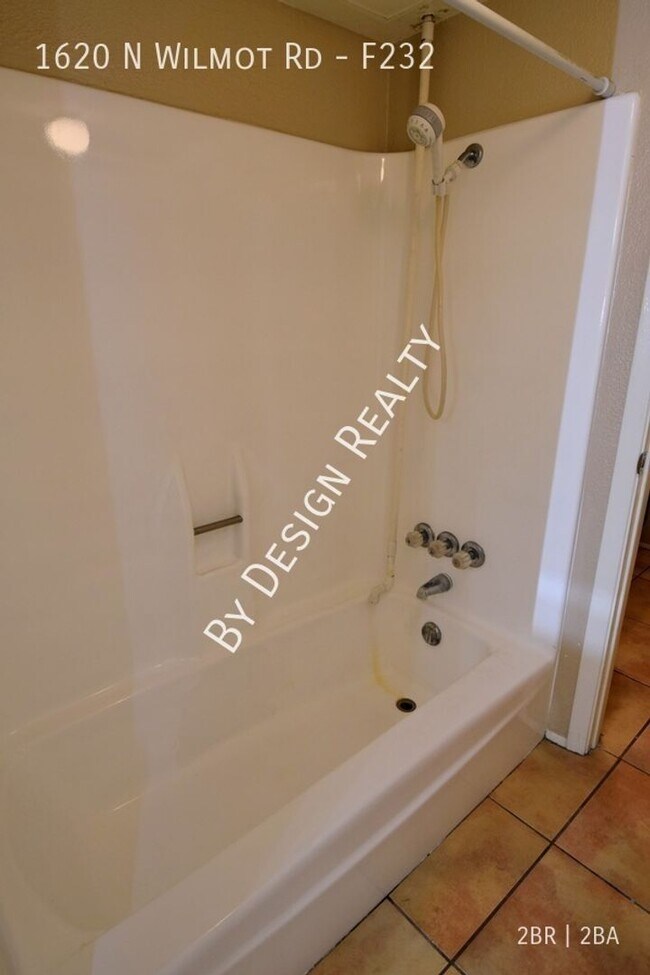 Building Photo - The Monaco Condos 2 Bed 1.5 Bath