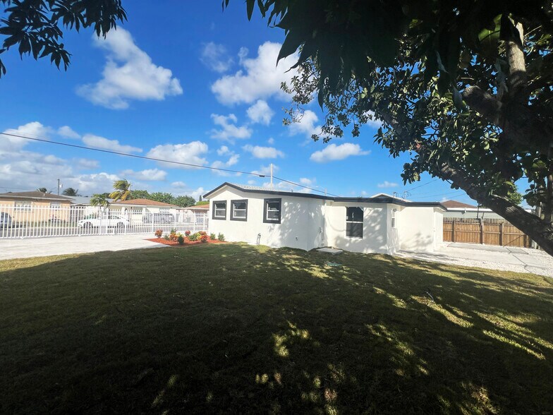 Building Photo - 3180 NW 92nd St