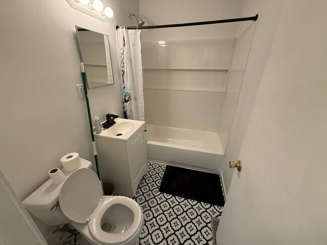 Building Photo - 22705 Sharrow Ave