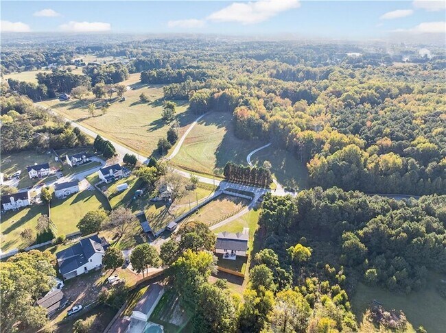 Building Photo - 1324 Ace Mcmillian Rd