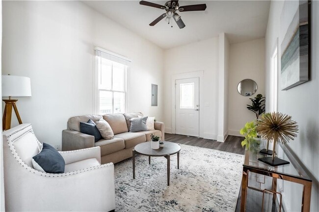 Building Photo - 1353 Finley St NE