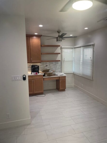 Building Photo - 1067 W 83rd St