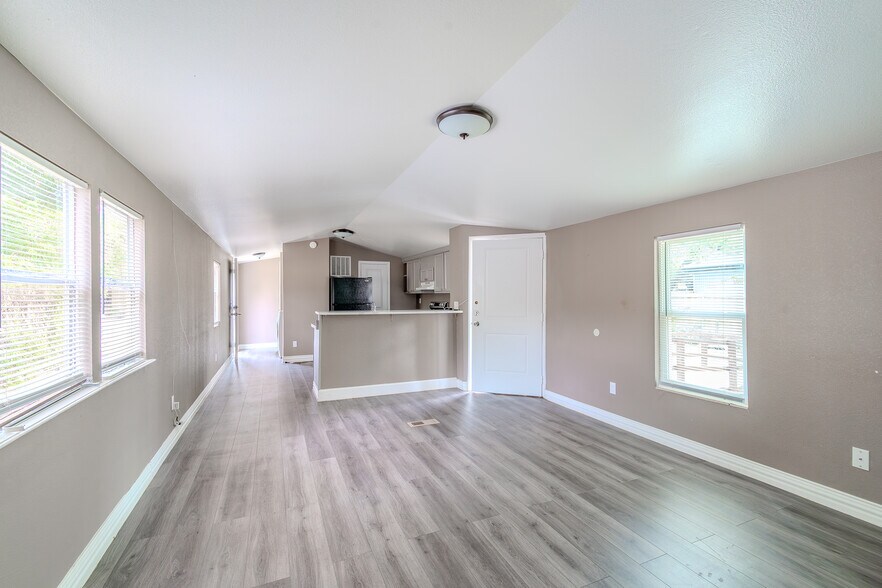 Building Photo - 5641 Kimber Ln