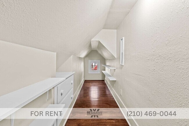 Building Photo - 1618 W Kings Hwy