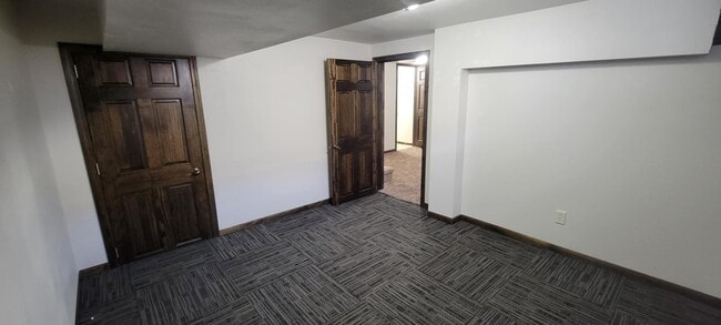 Building Photo - 24 S Pine St