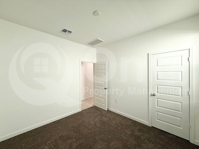 Building Photo - 3372 W Stanton Ave