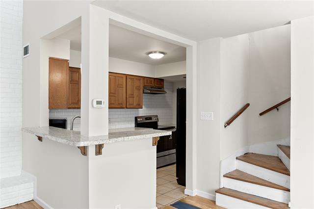 Building Photo - 2200 Seville Ct