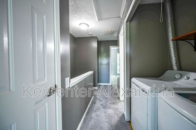 Building Photo - 7107 Tolliver St