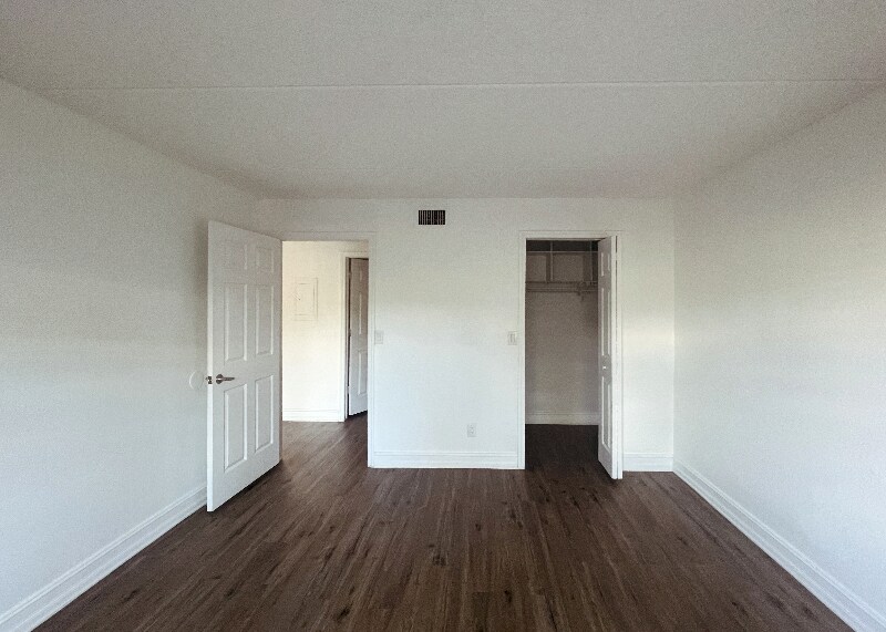 Building Photo - 2836 Somerset Park Dr