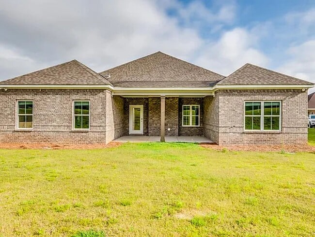 Building Photo - Beautiful 4 Bed, 2 Bath Home In Hidden Lakes!