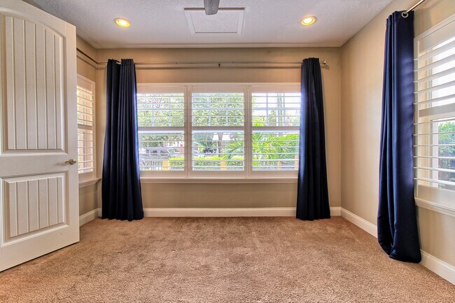 1st Floor Bedroom with Private Bathroom and Walk-In-Closet - 111 N Albany Ave