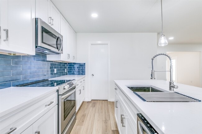 Building Photo - 2917 Dale Dr