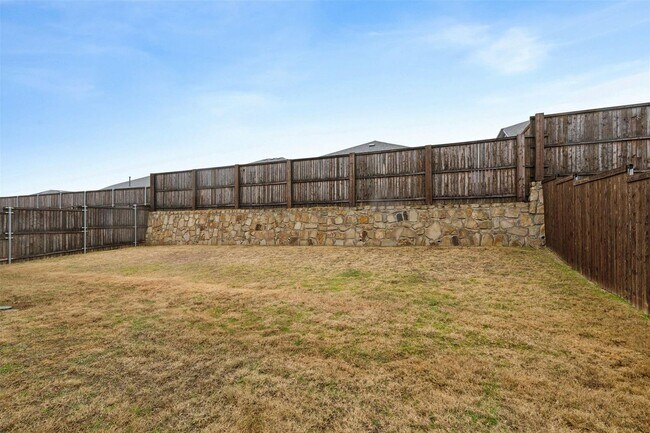 Building Photo - 1220 Johnson Dr