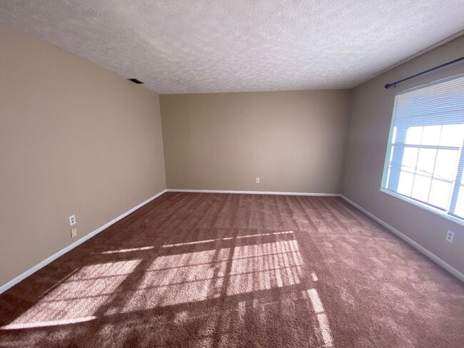 Building Photo - Spacious 3Bed/2Ba Brick Home Near Tyndall AFB! *1/2 Off Security Deposit for Active-Duty Miliary!*