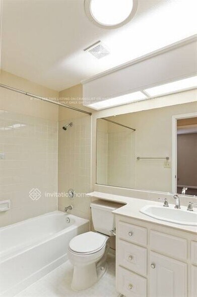 Building Photo - 3855 Rockford Dr