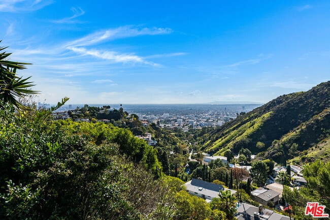 Building Photo - 2431 Carman Crest Dr