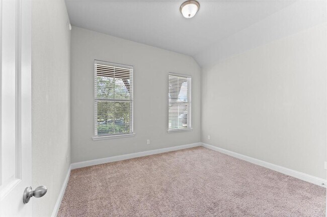 Building Photo - 130 Bloomhill Pl