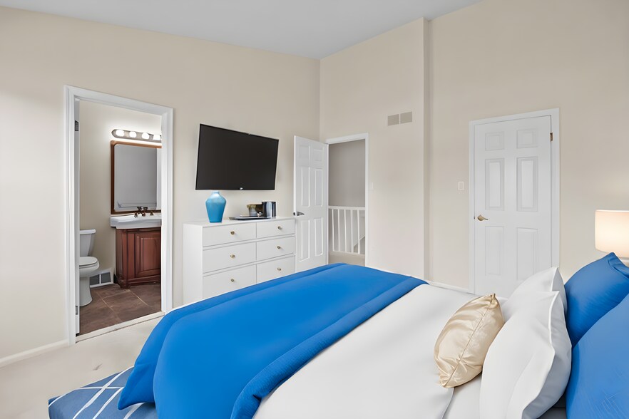 Master Bedroom #3 Staged - 51 Portsmouth Ct
