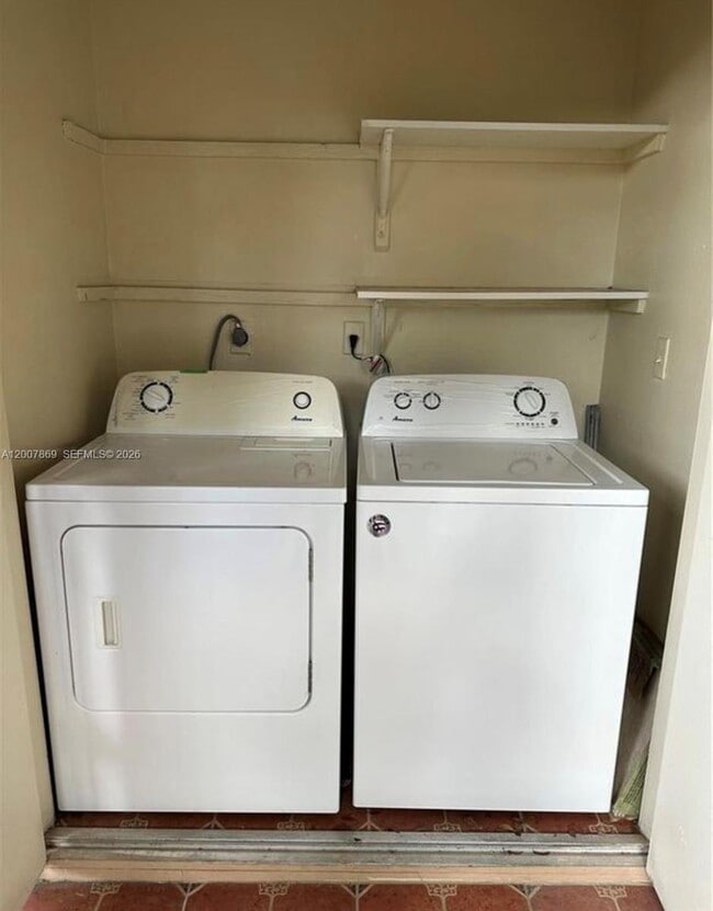 Building Photo - 15570 SW 105th Ln