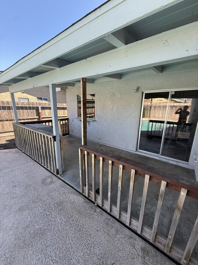 Building Photo - 4610 W Feemster Ave