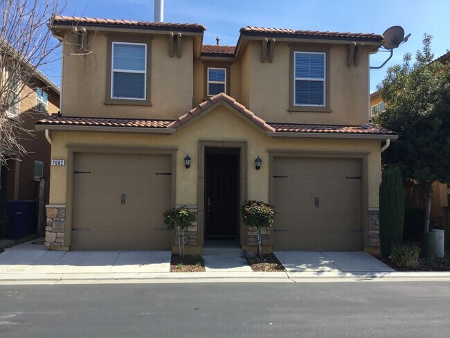 Building Photo - 7082 N Refinement Dr