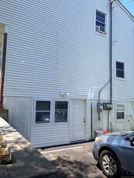 Building Photo - 70 Stephens Ln