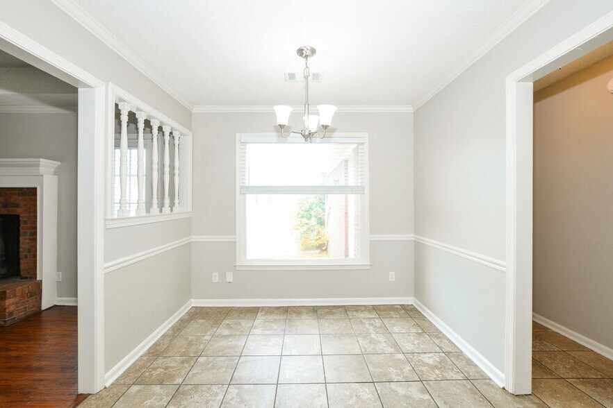 Building Photo - 4378 Bunker Hill Dr