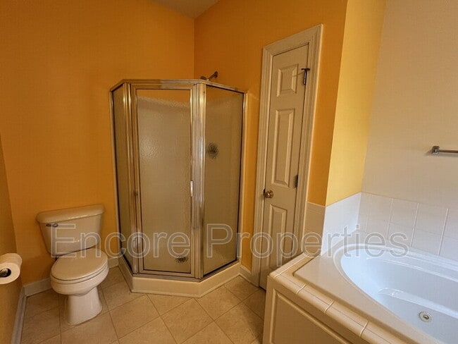 Building Photo - 1008 Elmsleigh Way