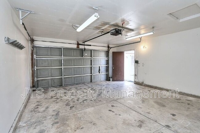 Building Photo - 6620 Verandah Ct