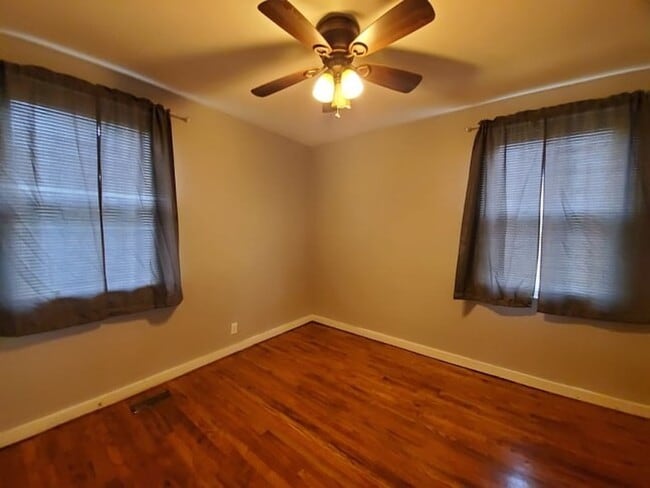 Building Photo - Prime East Nashville Living!
