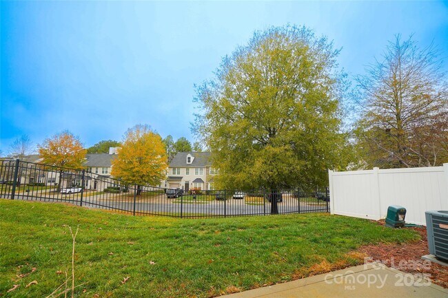 Building Photo - 9510 Birkwood Ct