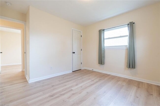 Building Photo - 3528 Chester St