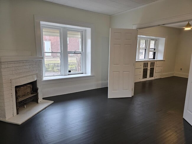 Building Photo - 159 Oak Park